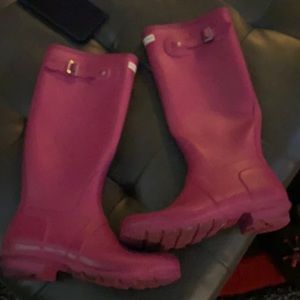 Women’s pink hunter boots size 9